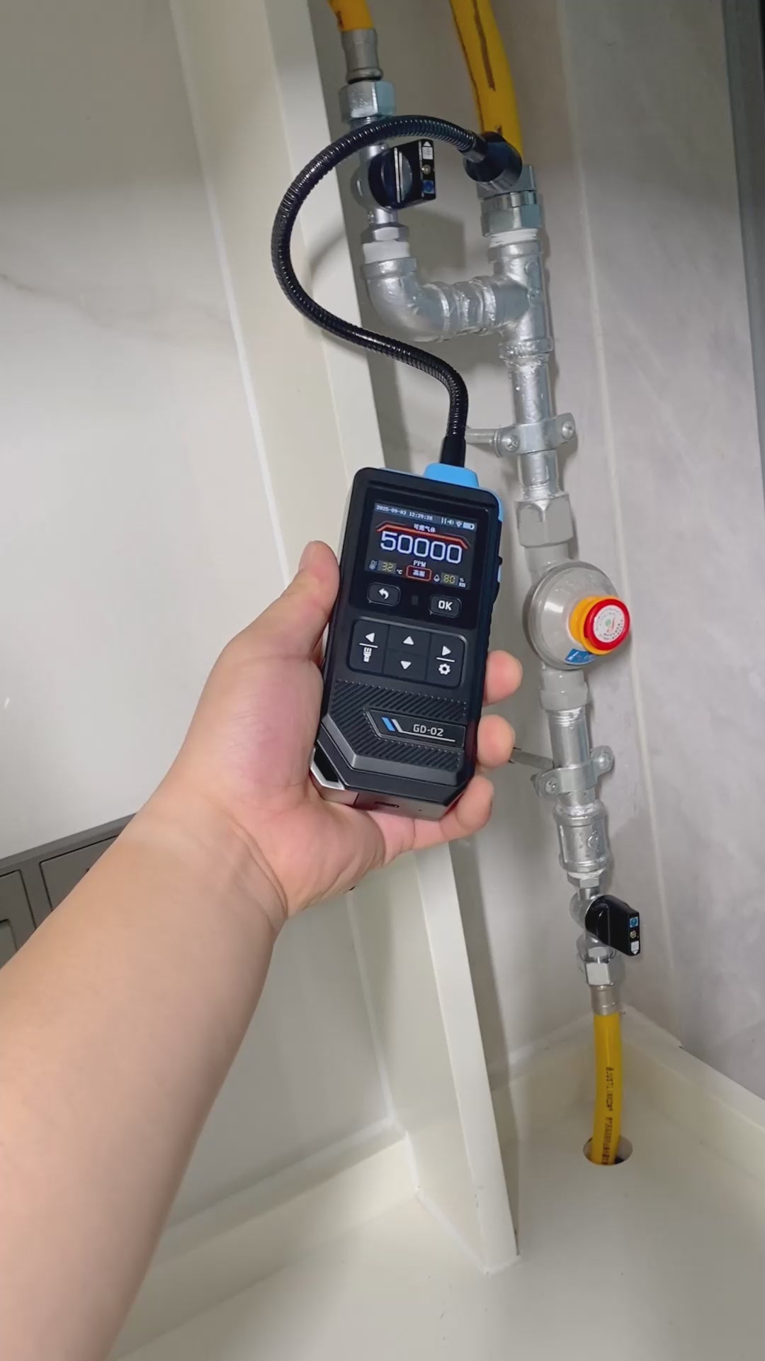 FNIRSI® GD-02 Rilevatore Portatile di Gas Combustibili Schermo a Colori Monitor Metano Propano Isobutano
